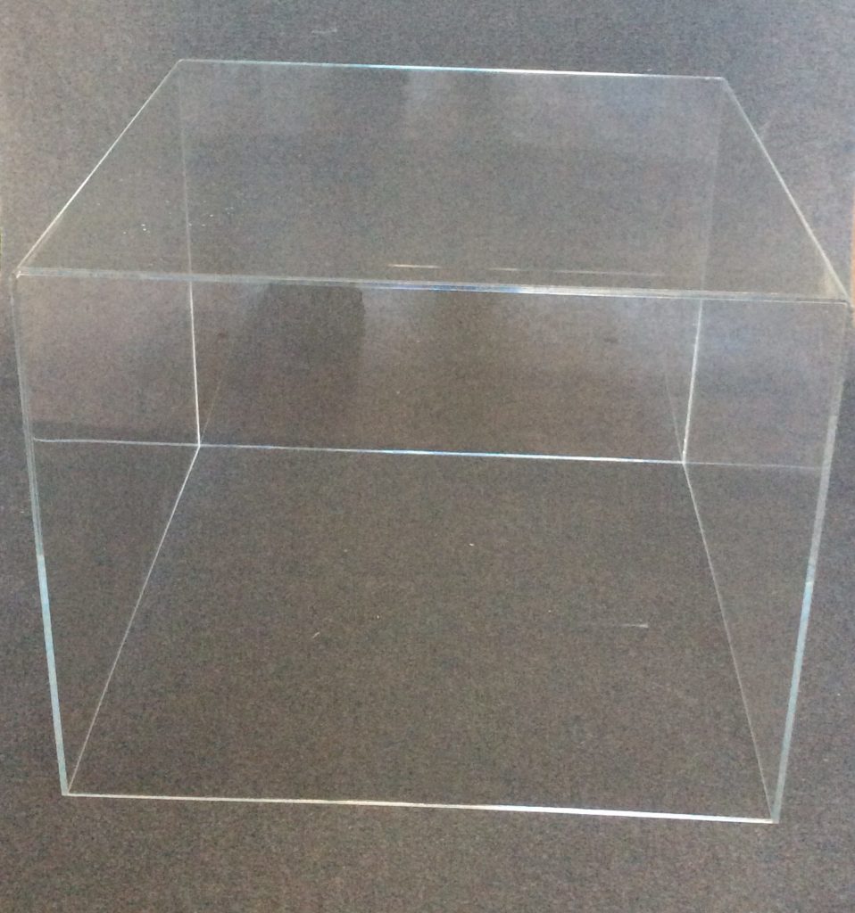 Acrylic box (50x50x40) reshow